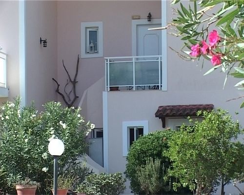 Aloni Studios & Apartments Lassi  Exterior photo